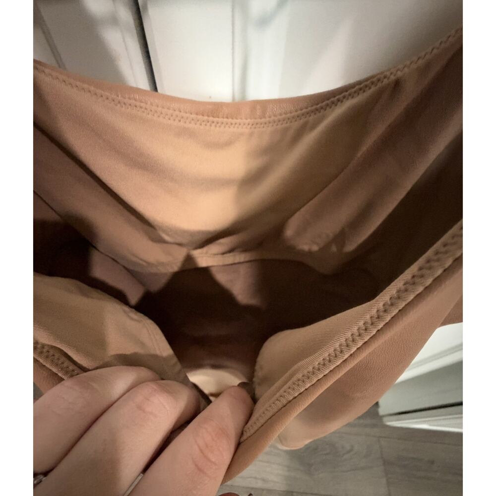 NWT SKIMS Scoop Neck Sienna Pleather Thong Bodysuit Women's Medium - Picture 7 of 9